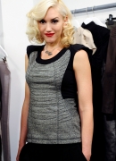 41009_Gwen_Stefani_poses_with_her_upcoming_L_A_M_B__fashion_collection-002_122_438lo5B15D.jpg