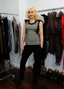 41013_Gwen_Stefani_poses_with_her_upcoming_L_A_M_B__fashion_collection-003_122_396lo5B15D.jpg