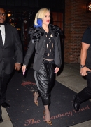 Gwen-Stefani-Out-NYC-October-2015-Pictures5B15D~2.jpg