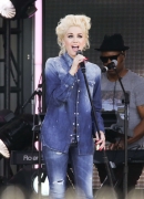Gwen-Stefani-at-Jimmy-Kimmel-Live-Show--055B15D~0.jpg