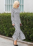 Gwen-Stefani-in-Long-Dress--05.jpg