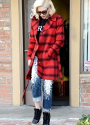Gwen-Stefani-in-Red-Coat--065B15D.jpg