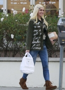 Gwen-Stefani-out-and-about-in-Los-Angeles--025B15D.jpg
