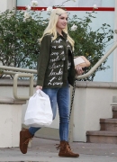 Gwen-Stefani-out-and-about-in-Los-Angeles--035B15D.jpg
