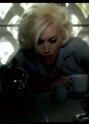 Gwen_Stefani_-_4_In_the_Morning_041.jpg