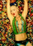 Gwen_Stefani_-_Luxurious_ft__Slim_Thug_027.jpg