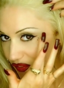 Gwen_Stefani_-_Luxurious_ft__Slim_Thug_055.jpg