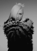 Gwen_Stefani_-_Spark_The_Fire_116.jpg