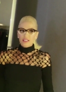 Gwen_Stefani_Gushes_About_Her_New_Eyeglasses_Collections_091.jpg