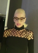 Gwen_Stefani_Gushes_About_Her_New_Eyeglasses_Collections_103.jpg