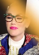 Gwen_Stefani_Gushes_About_Her_New_Eyeglasses_Collections_127.jpg