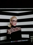 Gwen_Stefani_Gushes_About_Her_New_Eyeglasses_Collections_154.jpg