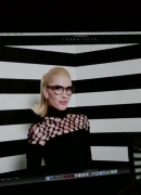 Gwen_Stefani_Gushes_About_Her_New_Eyeglasses_Collections_155.jpg