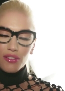 Gwen_Stefani_Gushes_About_Her_New_Eyeglasses_Collections_174.jpg