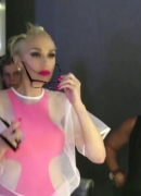 Gwen_Stefani_Gushes_About_Her_New_Eyeglasses_Collections_272.jpg