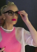 Gwen_Stefani_Gushes_About_Her_New_Eyeglasses_Collections_274.jpg