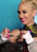 Gwen_Stefani_Gushes_About_Her_New_Eyeglasses_Collections_299.jpg