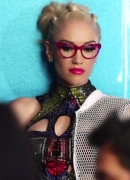 Gwen_Stefani_Gushes_About_Her_New_Eyeglasses_Collections_306.jpg