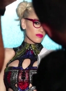 Gwen_Stefani_Gushes_About_Her_New_Eyeglasses_Collections_307.jpg