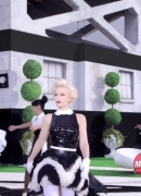Priceless_Surprises_from_Gwen_Stefani_and_MasterCard_009.jpg