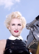 Priceless_Surprises_from_Gwen_Stefani_and_MasterCard_064.jpg