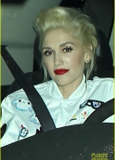 christina-aguilera-surrounded-by-celebs-at-shelli-aznoff-holiday-party-025B15D.jpg