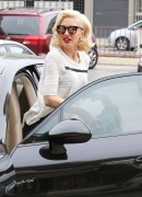 gwen-stefani-acupuncture-clinic-in-los-angeles-march-2015_25B15D.jpg