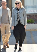 gwen-stefani-leaves-a-acupuncture-clinic-in-los-angeles_25B15D.jpg