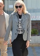 gwen-stefani-leaves-a-acupuncture-clinic-in-los-angeles_45B15D.jpg