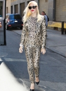 gwen-stefani-leopard-suit-1.jpg
