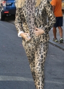 gwen-stefani-leopard-suit-7.jpg
