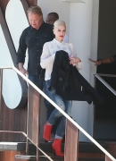 gwen-stefani-out-and-about-in-los-angeles-10-30-2015_55B15D.jpg