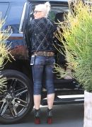 gwen-stefani-out-and-about-in-los-angeles-12-06-2015_25B15D.jpg