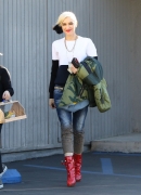 gwen-stefani-out-and-about-in-los-angeles-12-12-2015_105B15D.jpg