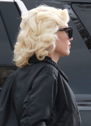 gwen-stefani-out-and-about-in-pasadena-11-26-2015_25B15D.jpg