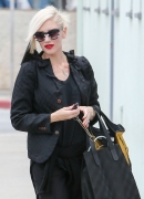 gwen-stefani-out-and-about-in-santa-monica-06-11-2015_45B15D.jpg