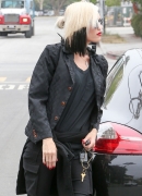 gwen-stefani-out-and-about-in-santa-monica-06-11-2015_75B15D.jpg
