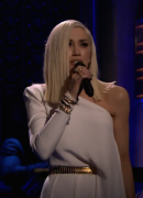 gwen-stefani-tonight-show-jimmy-fallon-used-to-love-you-performance5B15D.png