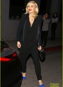gwyneth-paltrow-meets-up-with-gwen-stefani-nicole-richie-at-crossroads-for-dinner-115B15D.jpg