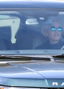 stefani-and-shelton-were-seen-carpooling-together-to-the-the-voice-studio5B15D.jpg