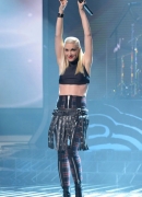 Gwen-Stefani-performs-on-The-X-Factor-UK-1112-2.jpg