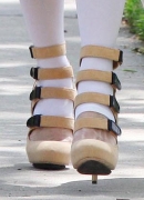 Gwen_Stefani_And_Family_Going_To_Her_Niece_s_Christening.jpg