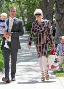Gwen_Stefani_And_Family_Going_To_Her_Niece_s_Christening_281029.jpg