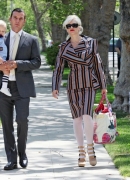 Gwen_Stefani_And_Family_Going_To_Her_Niece_s_Christening_281329.jpg