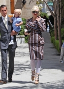 Gwen_Stefani_And_Family_Going_To_Her_Niece_s_Christening_281829.jpg
