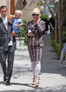 Gwen_Stefani_And_Family_Going_To_Her_Niece_s_Christening_281929.jpg