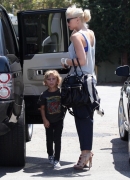 Gwen_Stefani_And_Family_Out_For_Lunch_In_Los_Angeles_281429.jpg