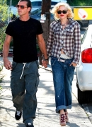Gwen_Stefani_And_Gavin_Rossdale_At_The_Fox_And_Hounds_Pub_281429.jpg