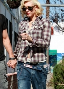 Gwen_Stefani_And_Gavin_Rossdale_At_The_Fox_And_Hounds_Pub_28329.jpg