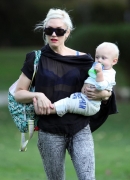 Gwen_Stefani_And_Her_Kids_At_Coldwater_Canyon_Park.jpg